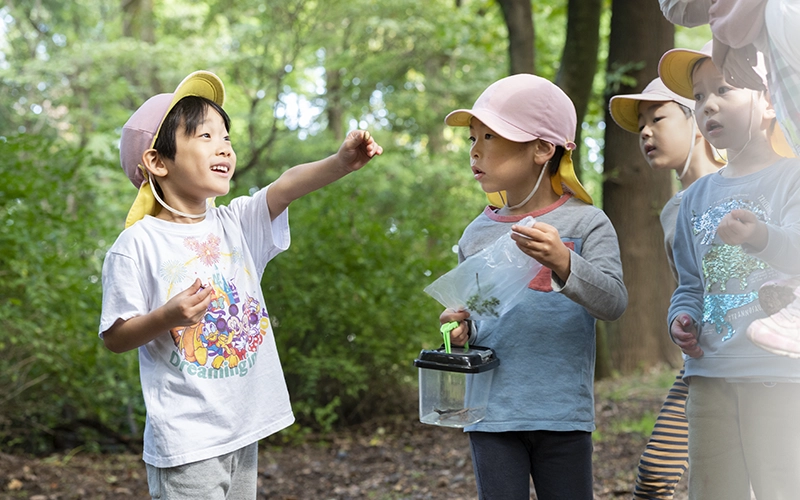 キラキラした子ども時代に育む大切なものを見つけ、見守り、創り出します 01